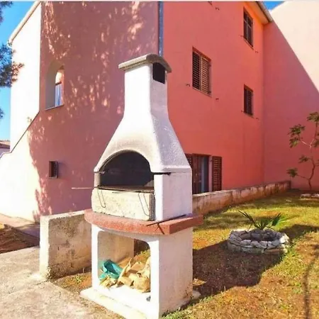 Charming In Apartamento Pula