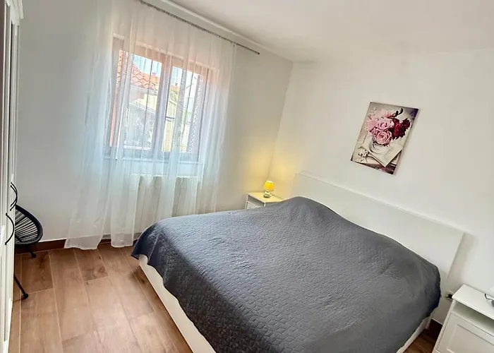 Charming In Appartement