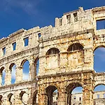 Apartment Charming In Pula