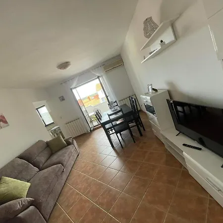 Charming In Apartment *