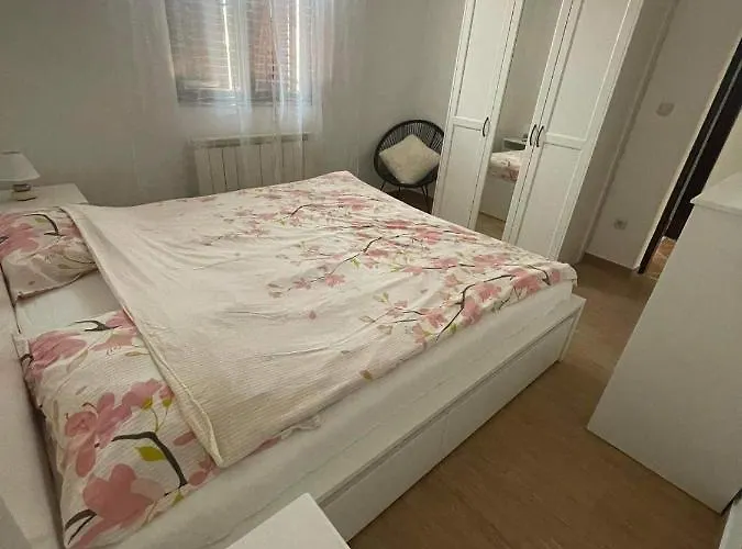 Appartamento Charming In Pola