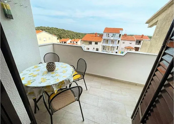 Appartamento Charming In Pola