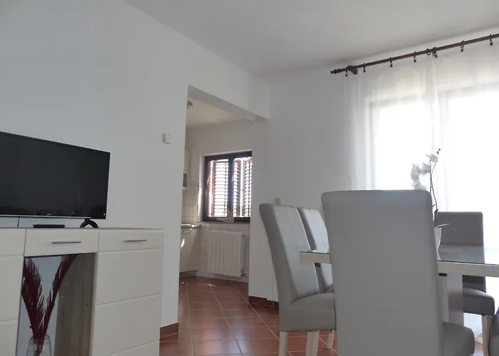 Appartamento Charming In Pola