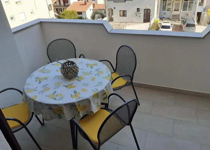 Apartment Charming In Pula