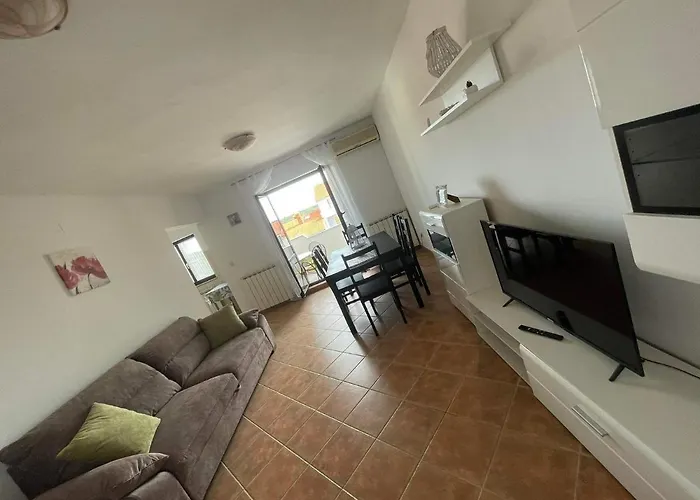 Charming In Apartment *