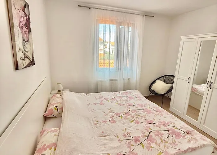 Charming In Apartment *
