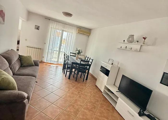 Charming In Apartment *